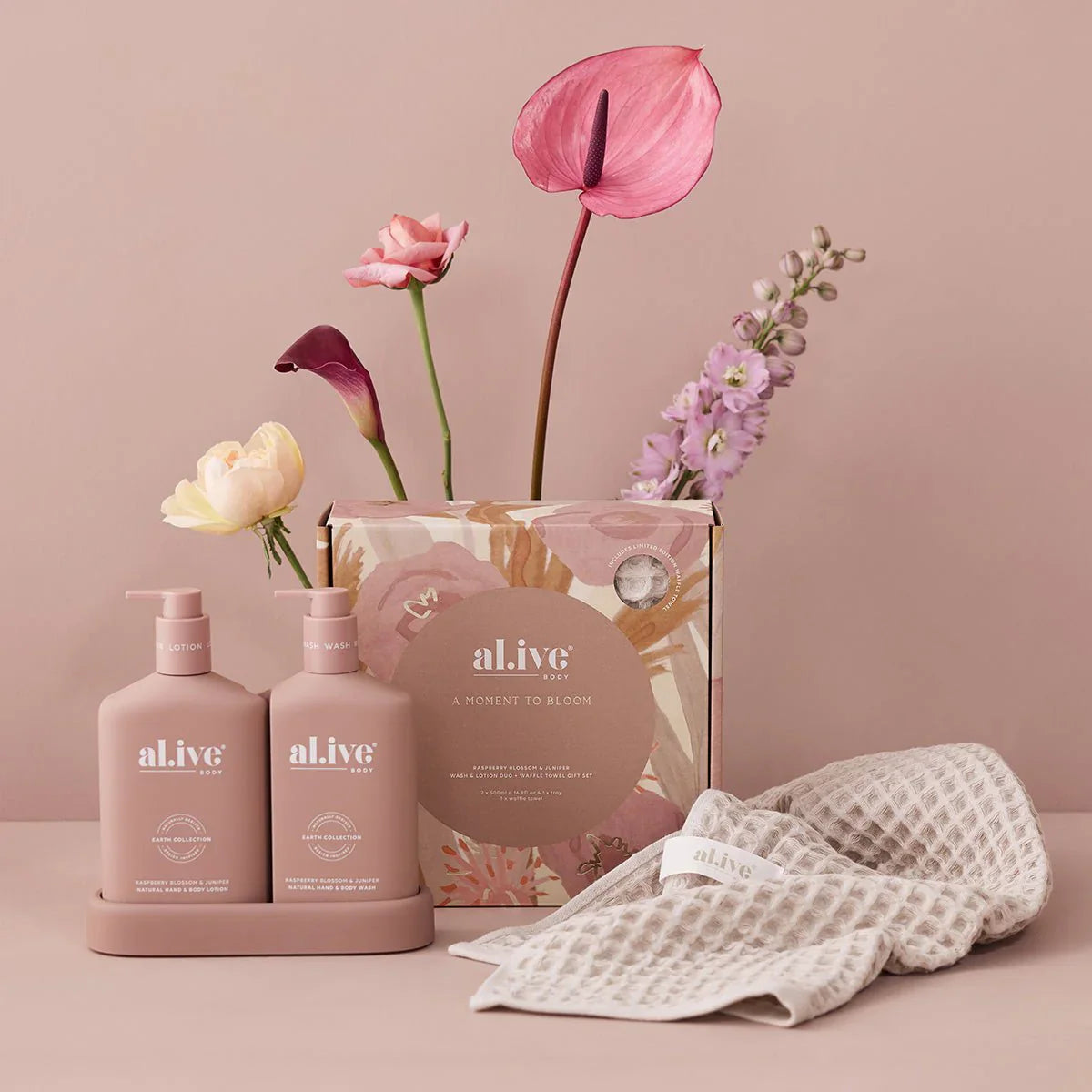 al.ive body Diswashing Liquid &amp; Handwash Duo+ Waffle Towel Giftset