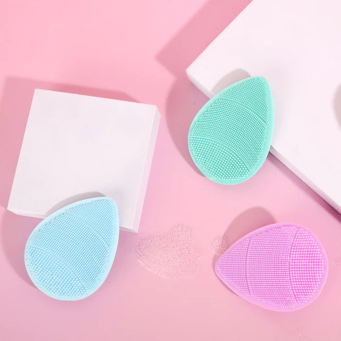 Petite Skin Co Silicone Teardrop Skin Buffer - Teal